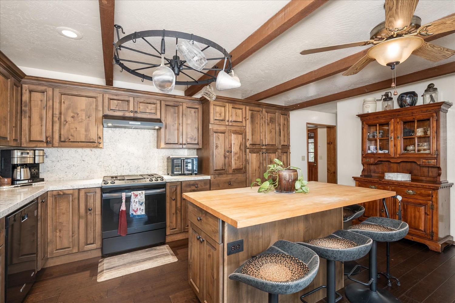 36232 Finegold Creek Dr, North Fork, CA 93643