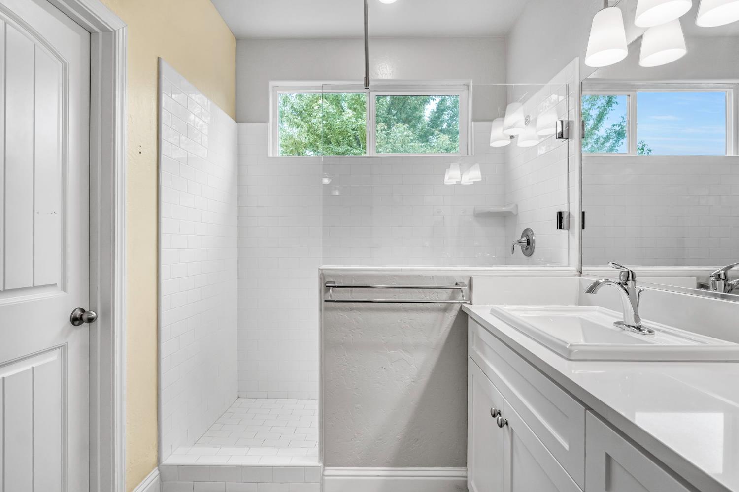 6239 E Fedora Ave, Fresno, CA 93727