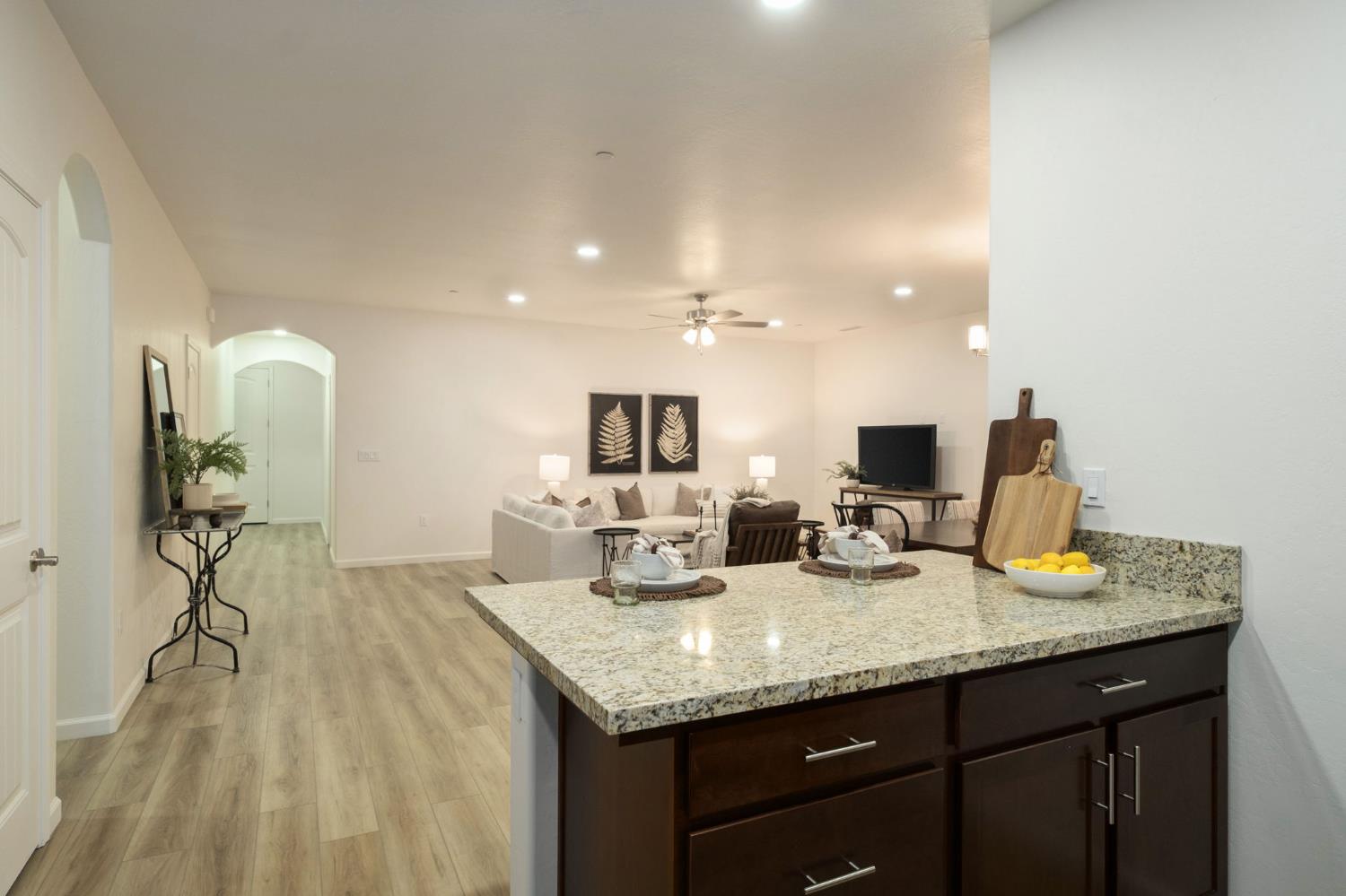 1476 Crimson Way, Dinuba, CA 93618