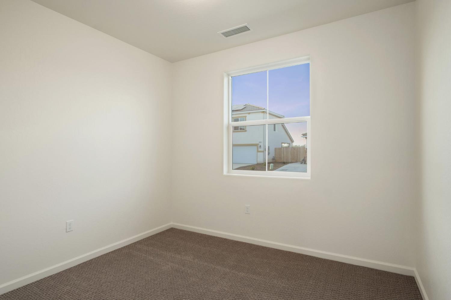 1476 Crimson Way, Dinuba, CA 93618