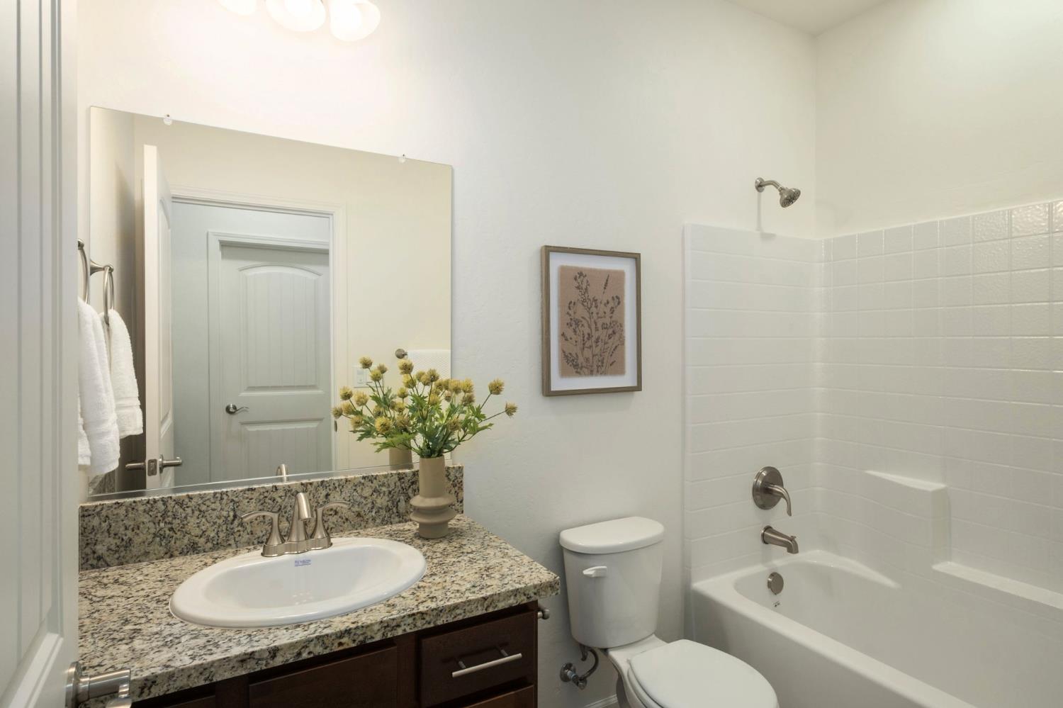 1476 Crimson Way, Dinuba, CA 93618