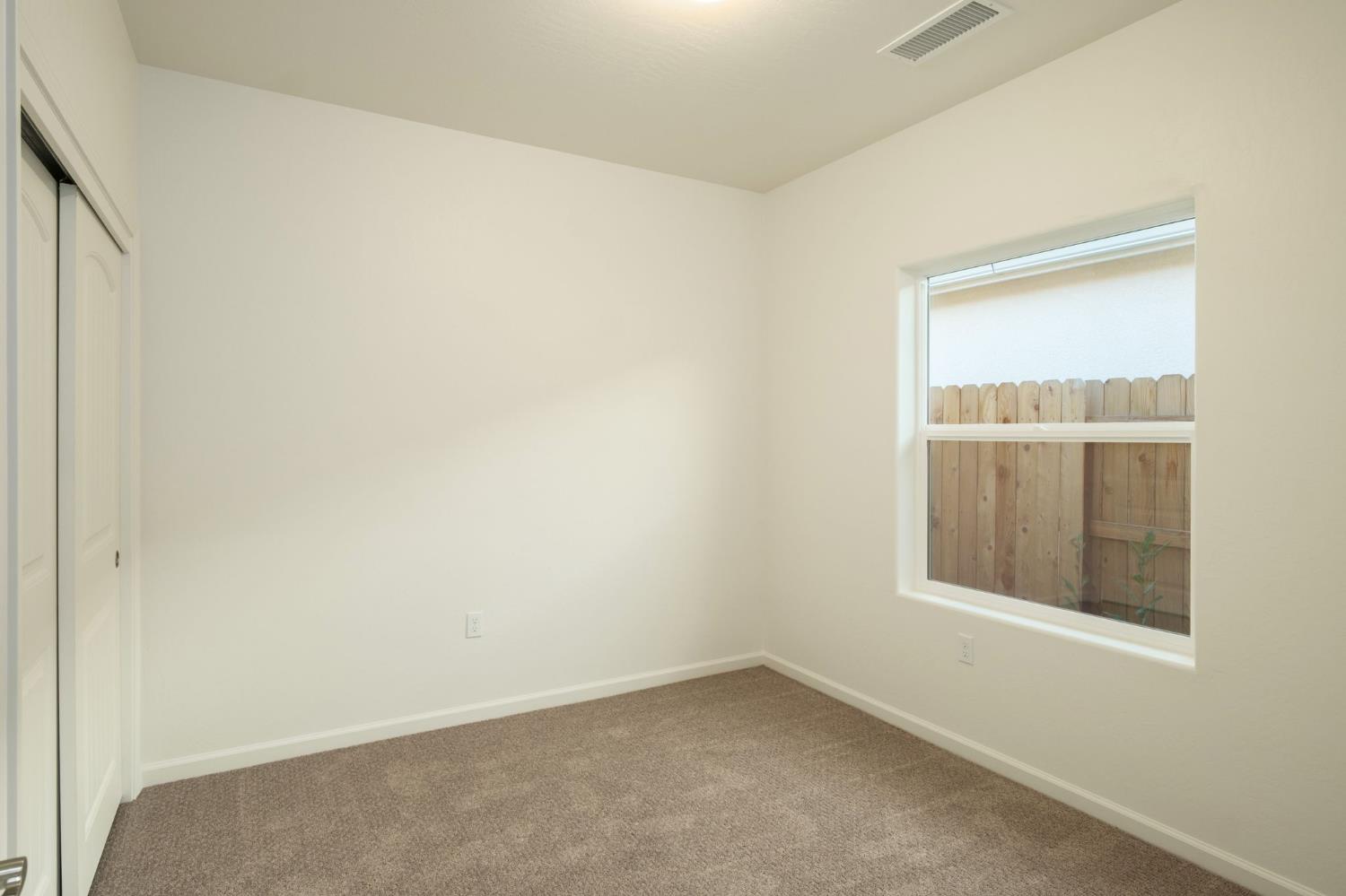 1476 Crimson Way, Dinuba, CA 93618