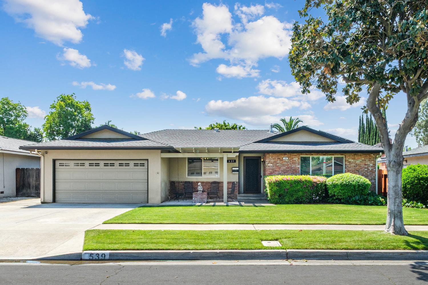539 E Sample Ave, Fresno, CA 93710