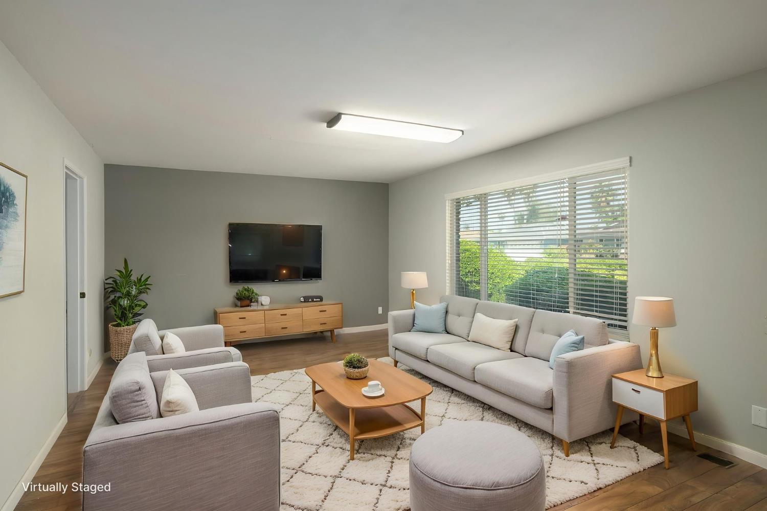 539 E Sample Ave, Fresno, CA 93710