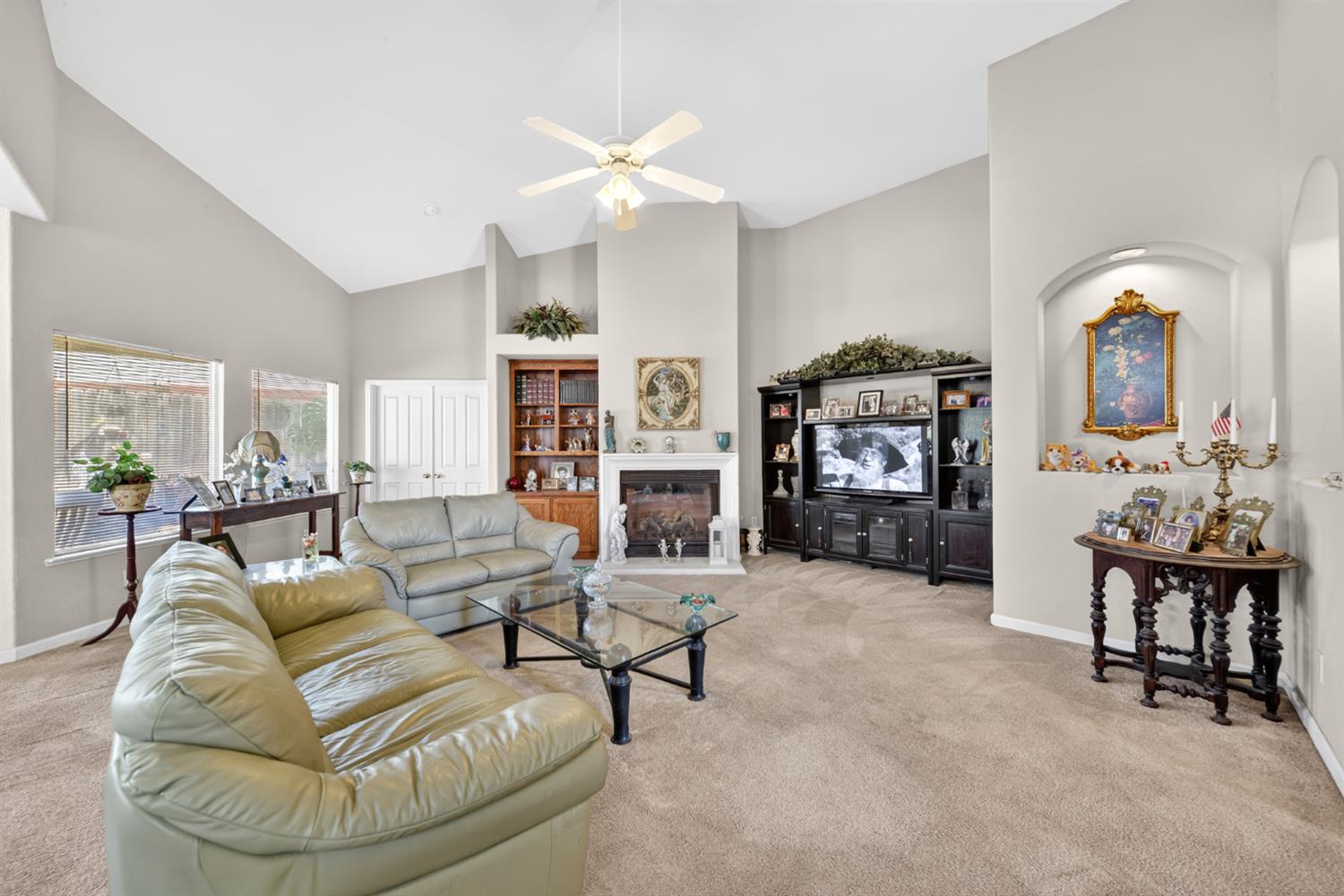 5622 N Ensanada Ave, Fresno, CA 93723