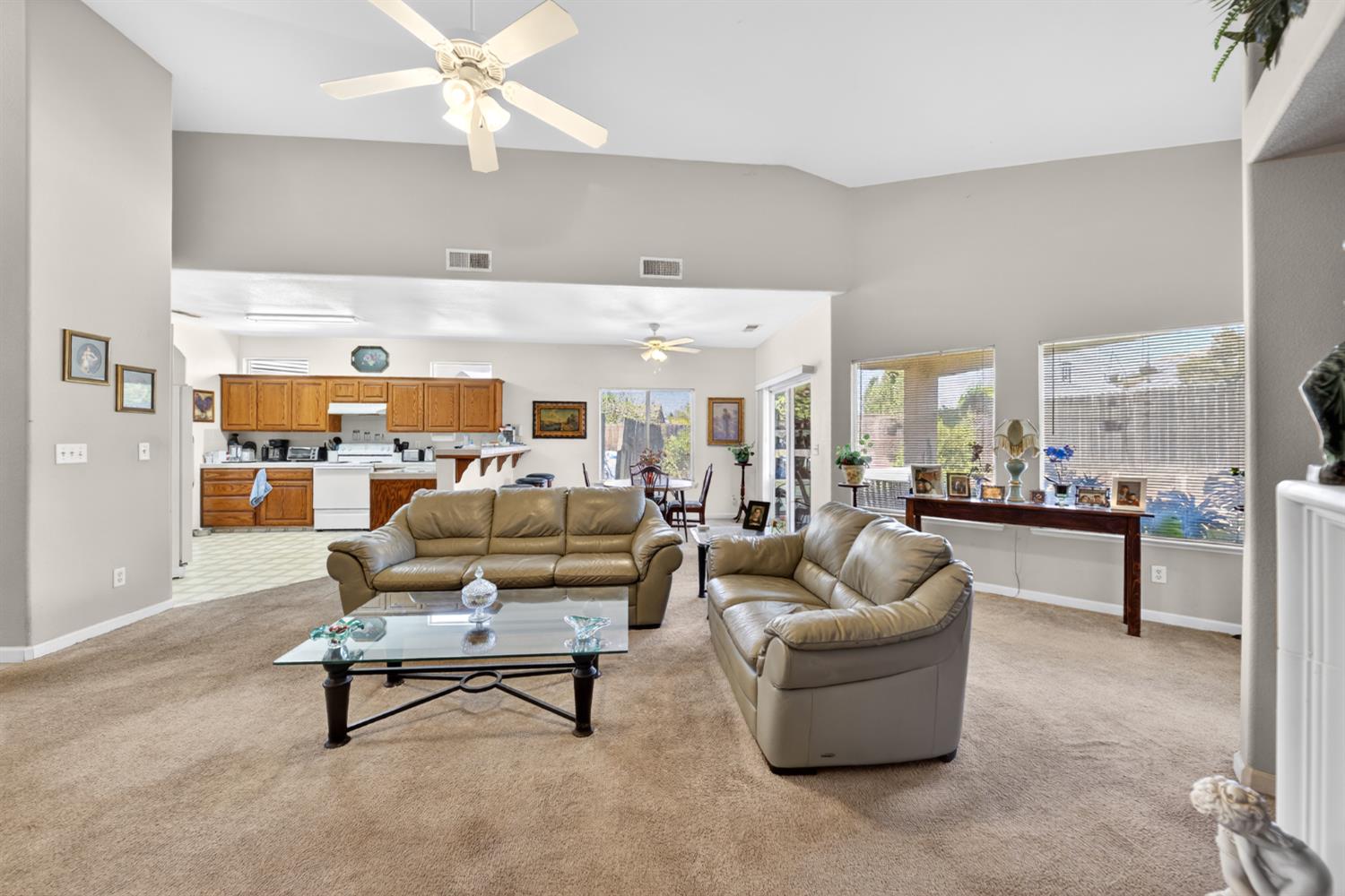 5622 N Ensanada Ave, Fresno, CA 93723