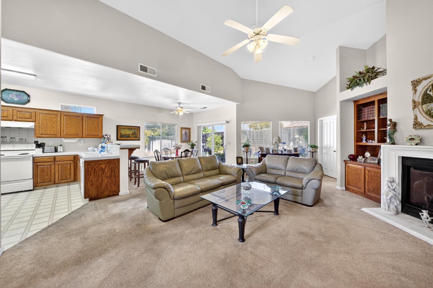 5622 N Ensanada Ave, Fresno, CA 93723