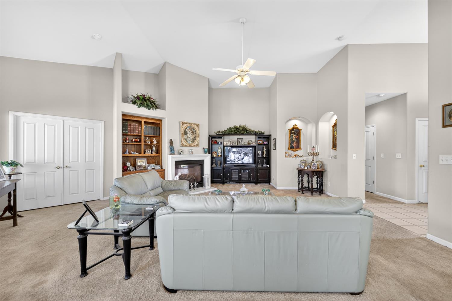 5622 N Ensanada Ave, Fresno, CA 93723