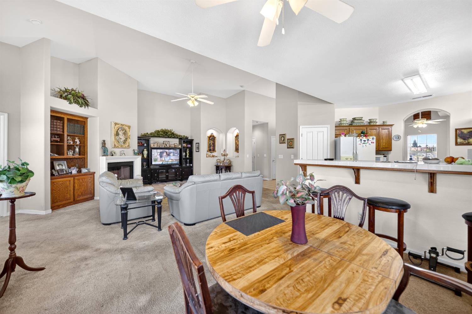 5622 N Ensanada Ave, Fresno, CA 93723