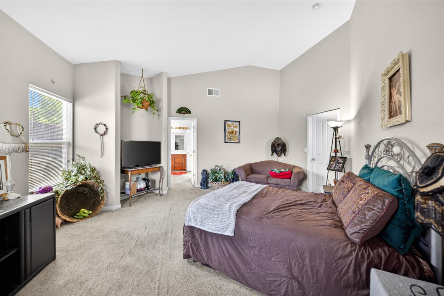 5622 N Ensanada Ave, Fresno, CA 93723