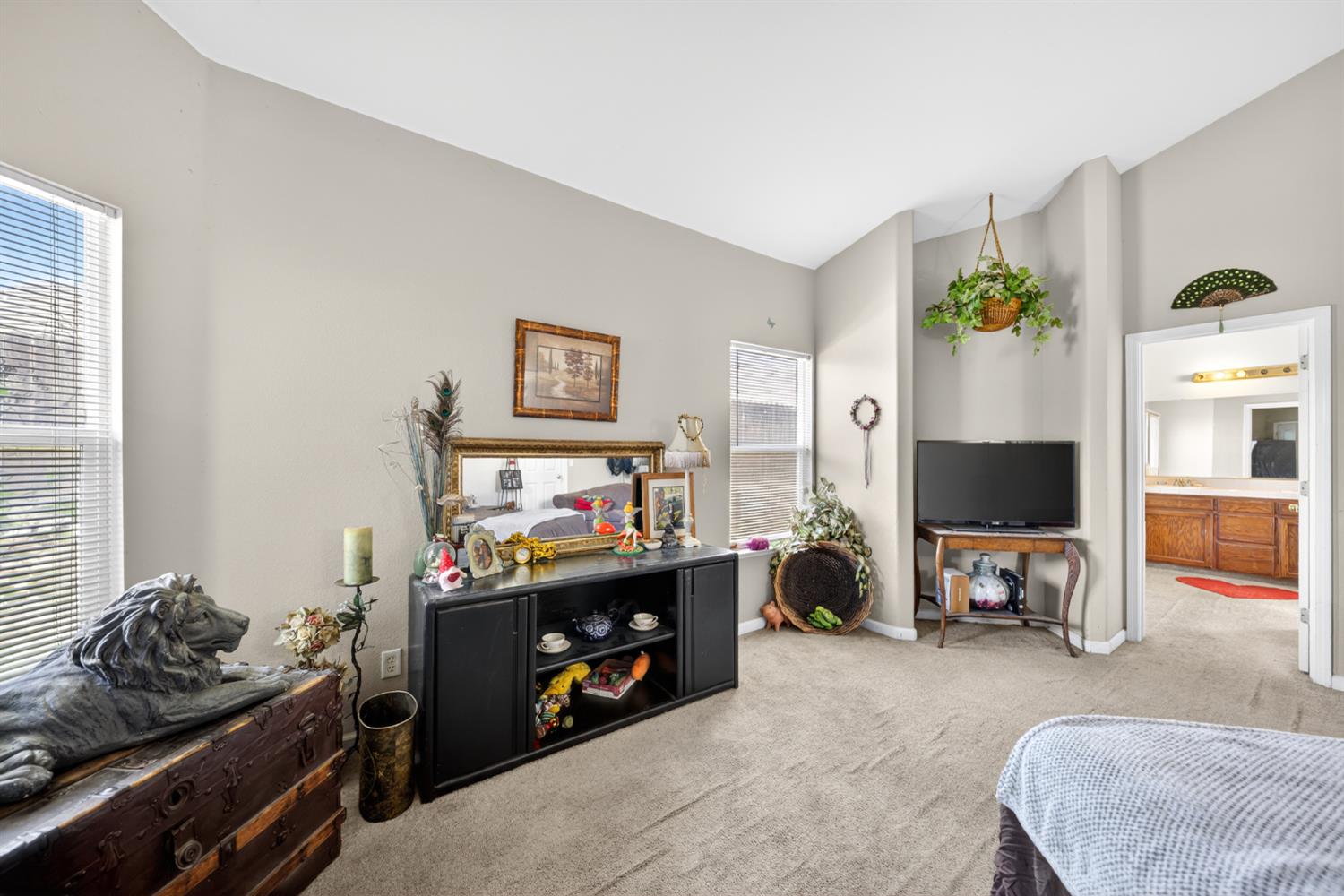 5622 N Ensanada Ave, Fresno, CA 93723