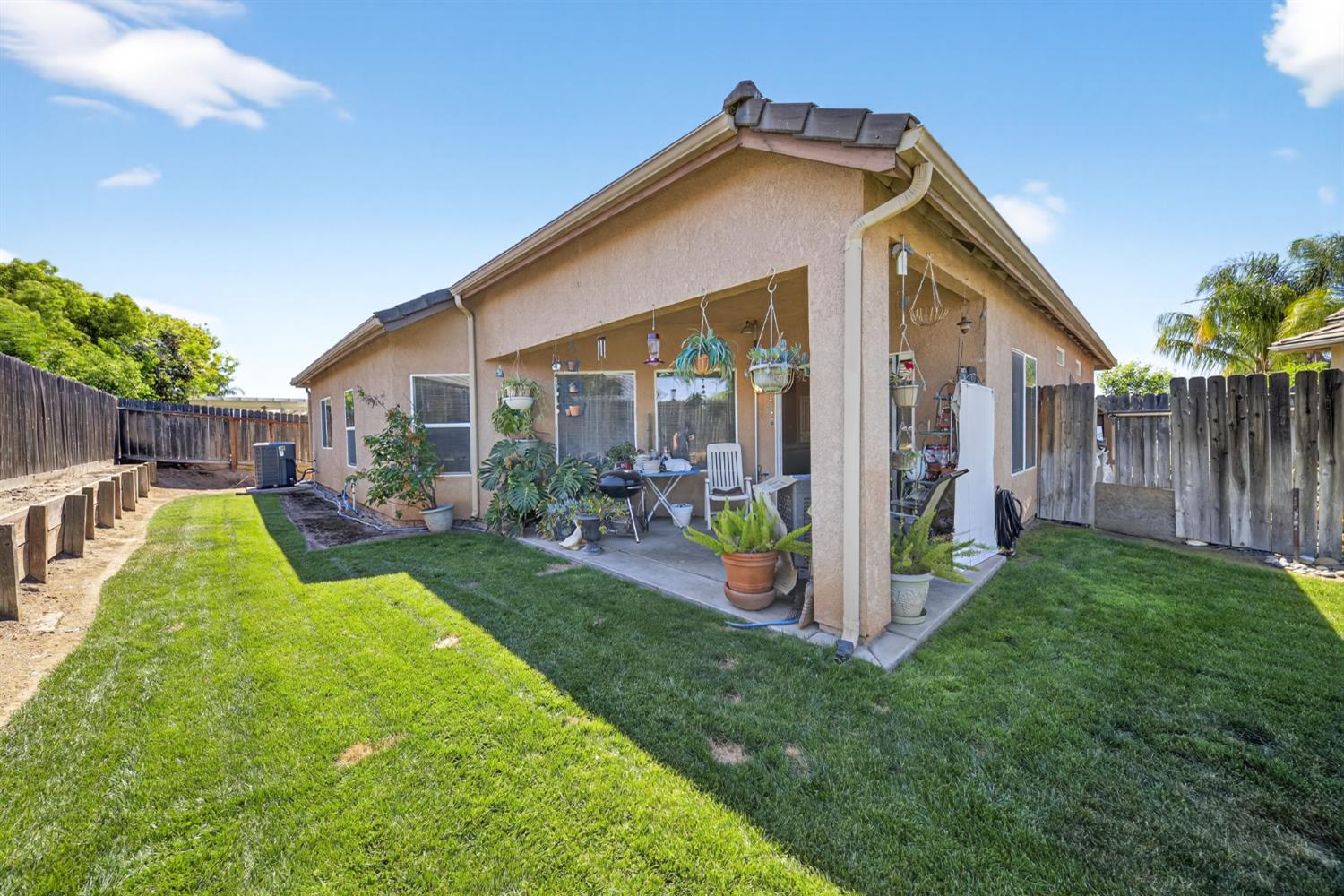 5622 N Ensanada Ave, Fresno, CA 93723