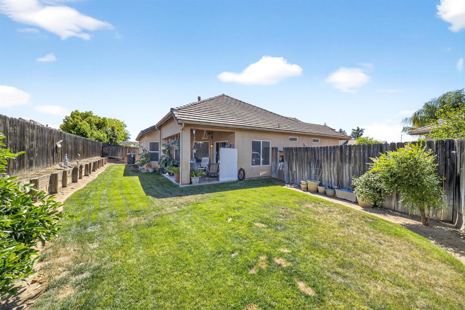 5622 N Ensanada Ave, Fresno, CA 93723