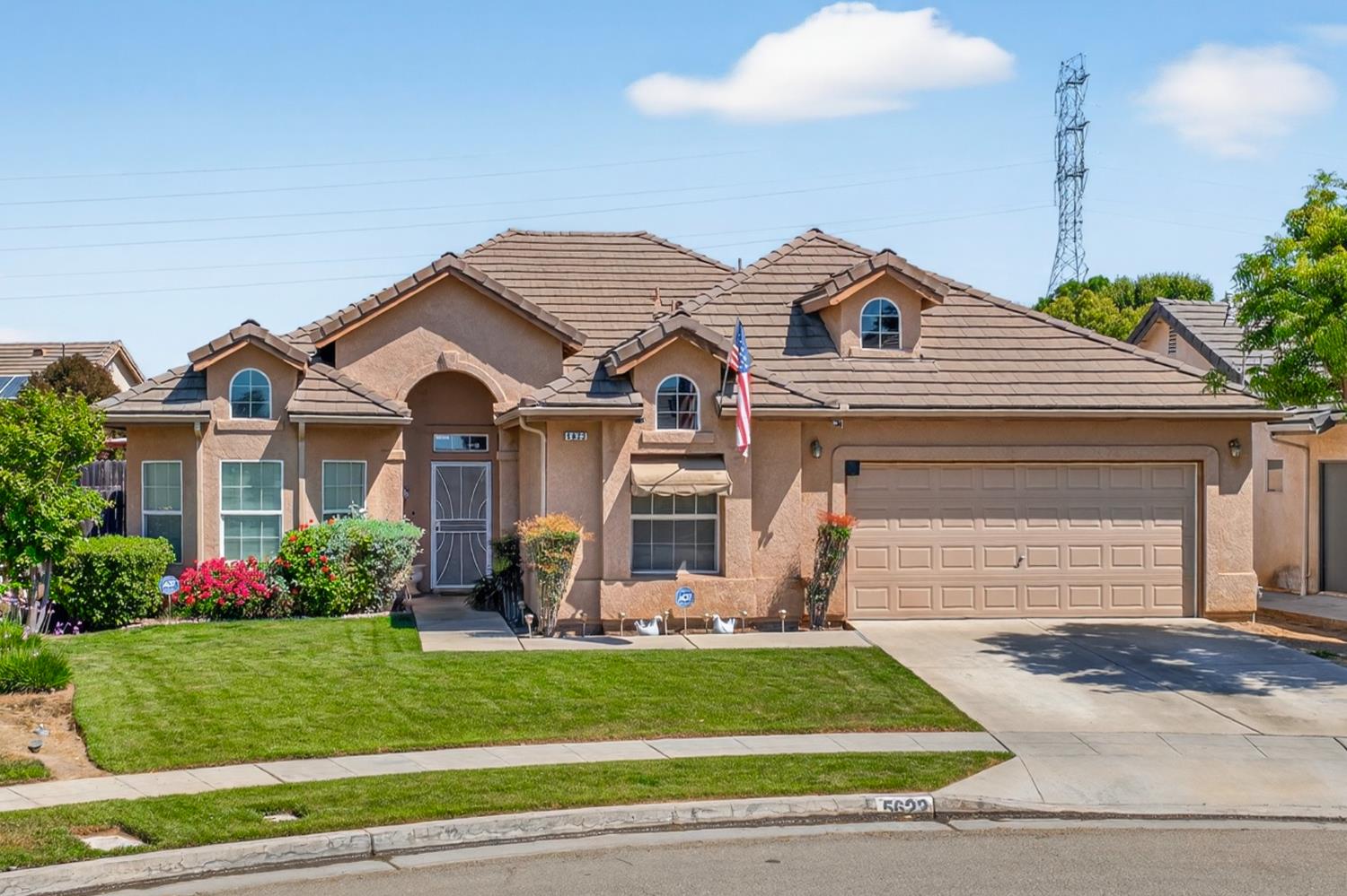 5622 N Ensanada Ave, Fresno, CA 93723
