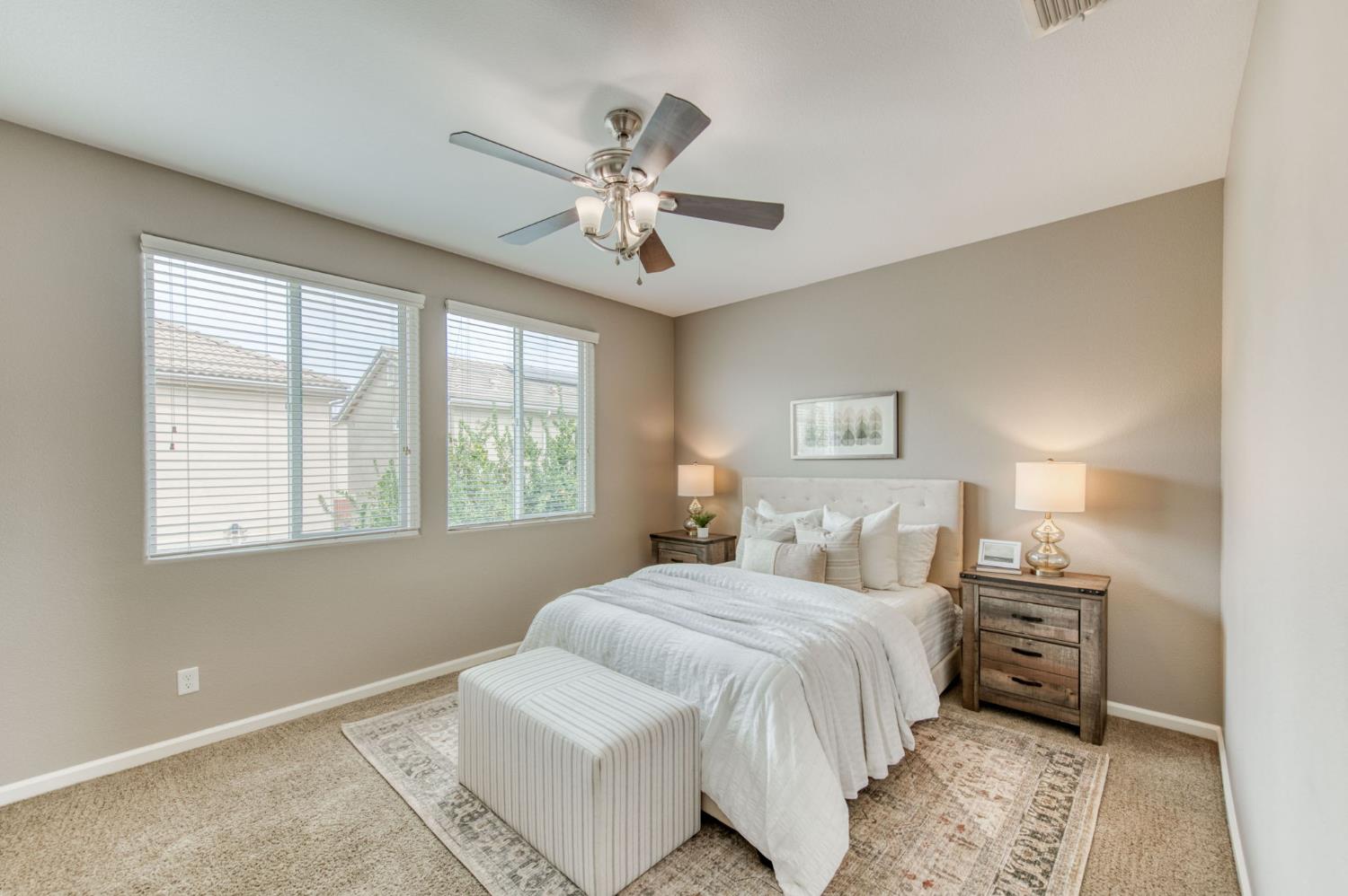 3037 Roche Ln, Clovis, CA 93619