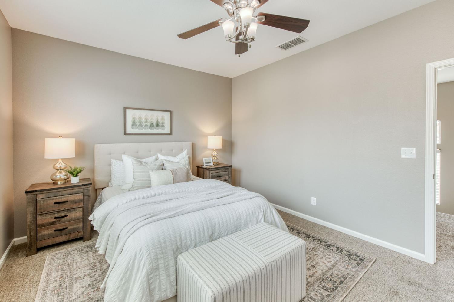 3037 Roche Ln, Clovis, CA 93619