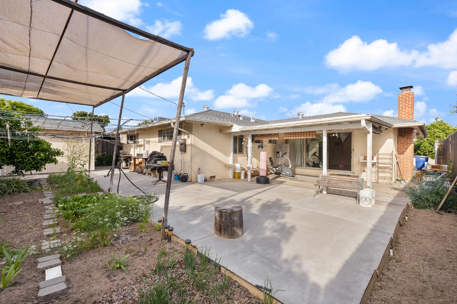 4683 N Angus St, Fresno, CA 93726