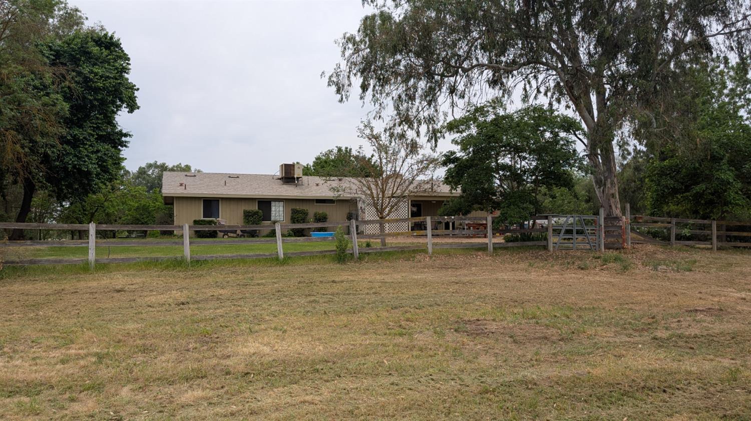 16627 Ida Rd, Madera, CA 93636