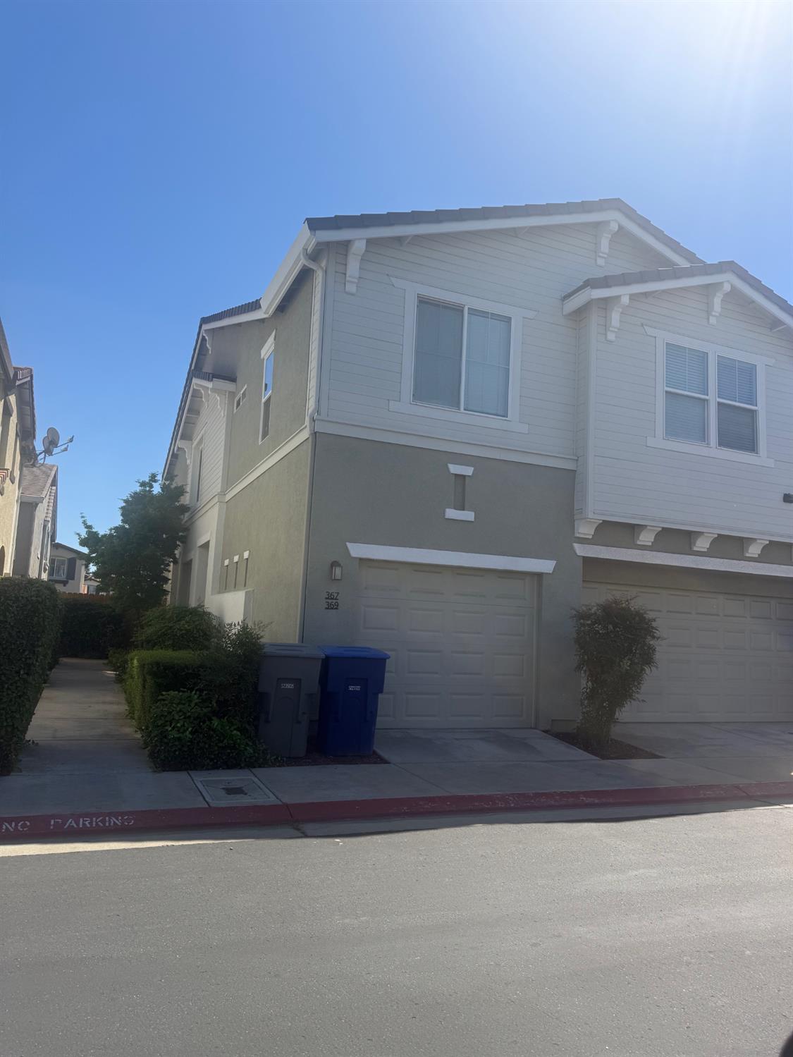 369 N Greco Ln, Clovis, CA 93611