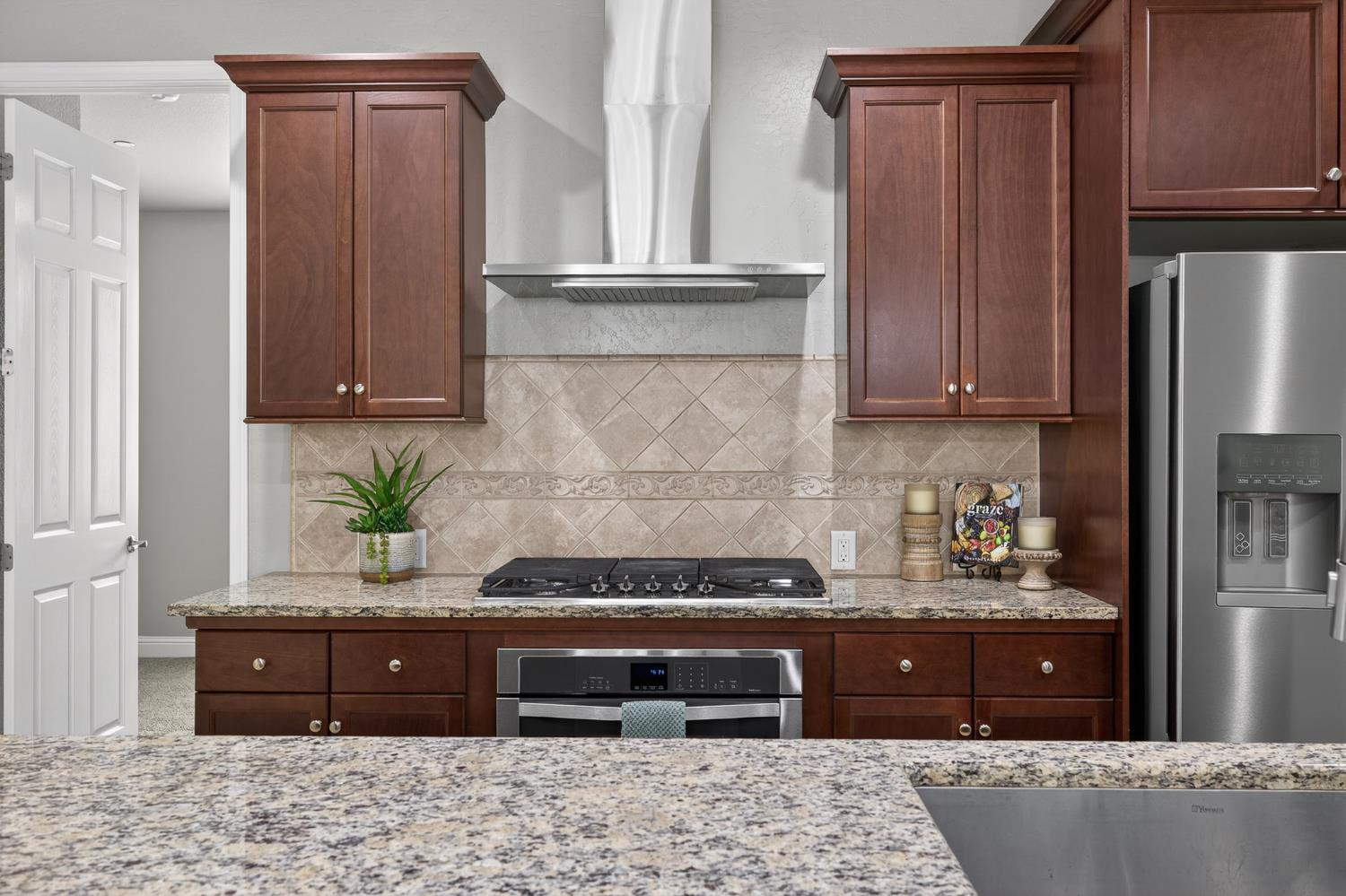 2446 S Claremont, Fresno, CA 93727