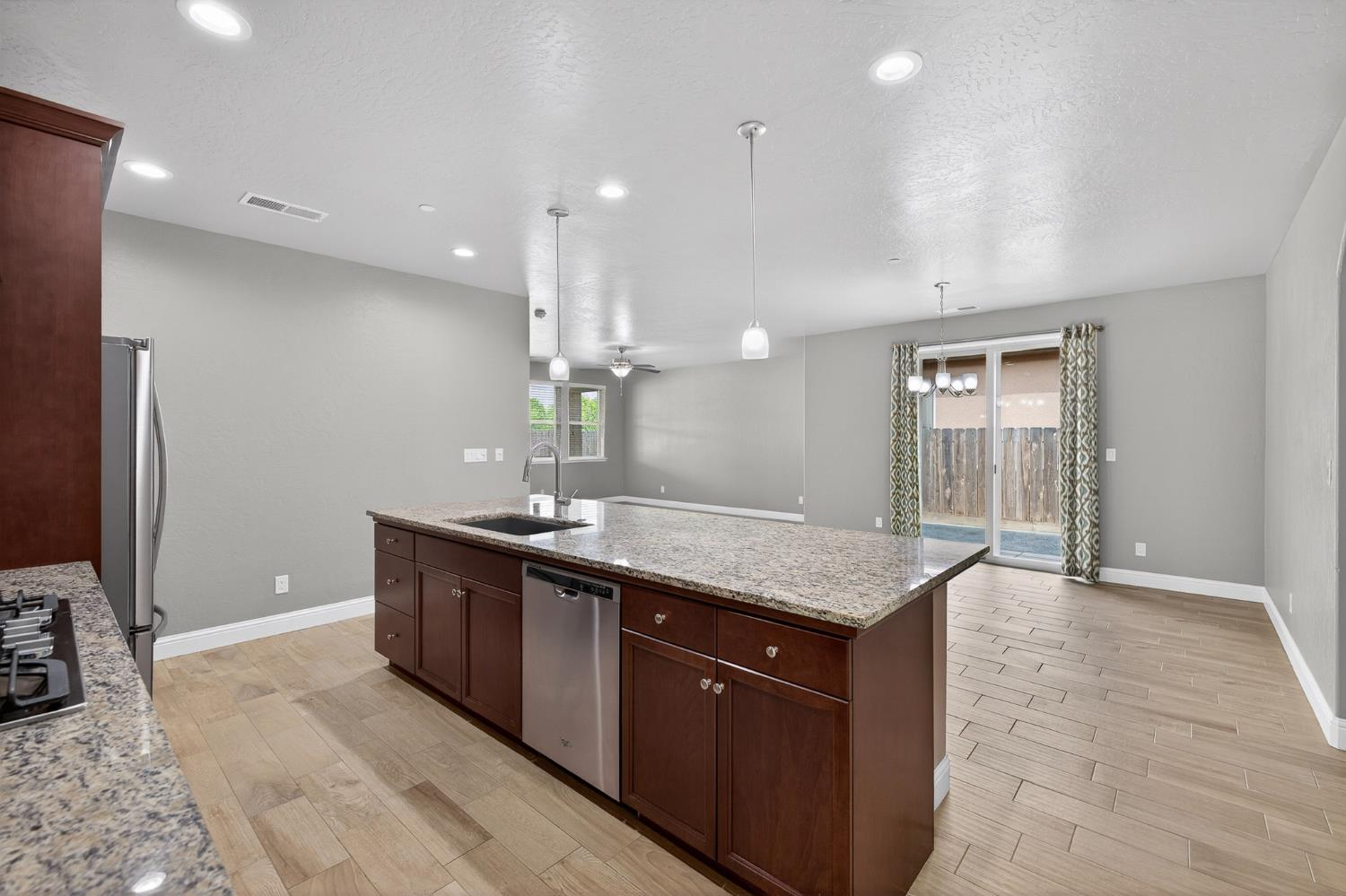 2446 S Claremont, Fresno, CA 93727