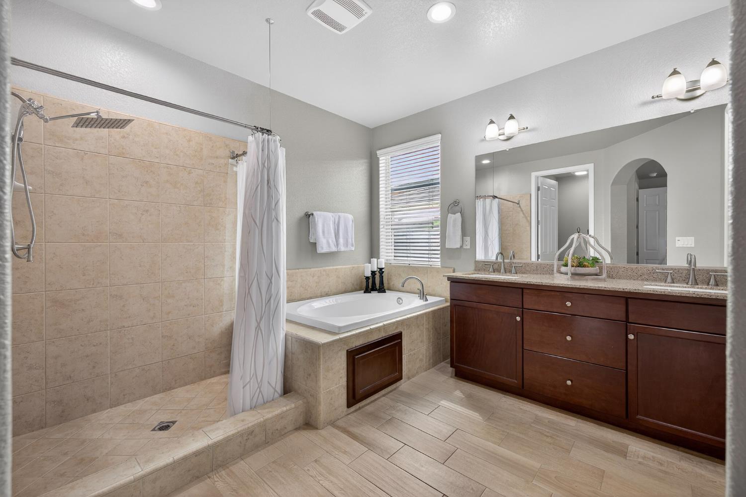 2446 S Claremont, Fresno, CA 93727