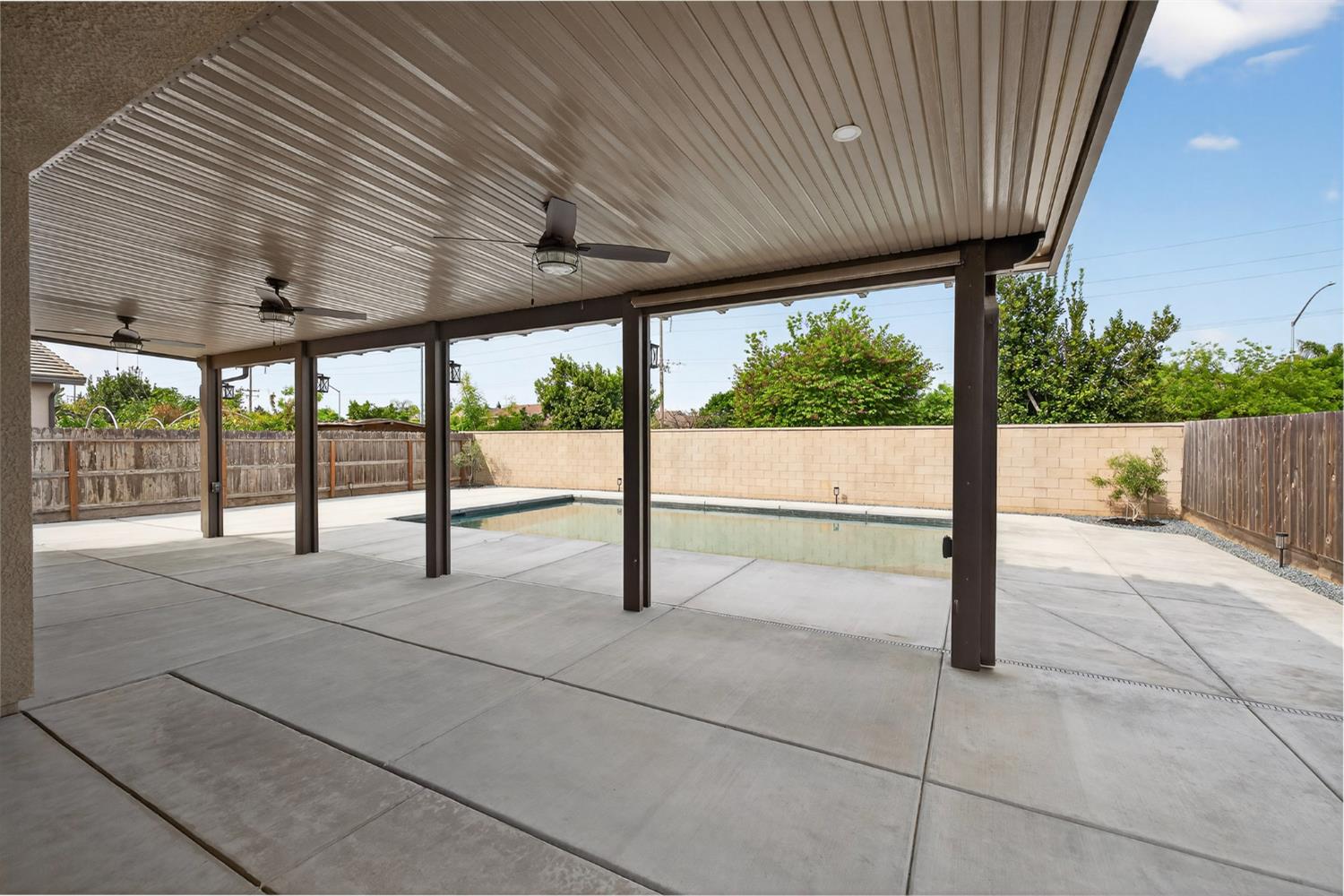 2446 S Claremont, Fresno, CA 93727