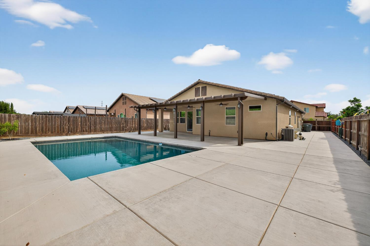 2446 S Claremont, Fresno, CA 93727