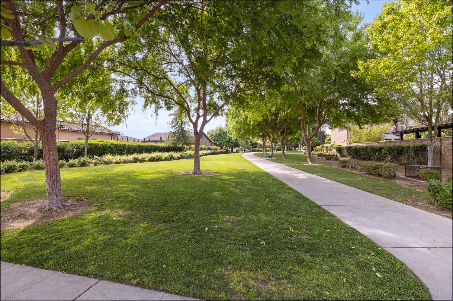 2446 S Claremont Ave, Fresno, CA 93727