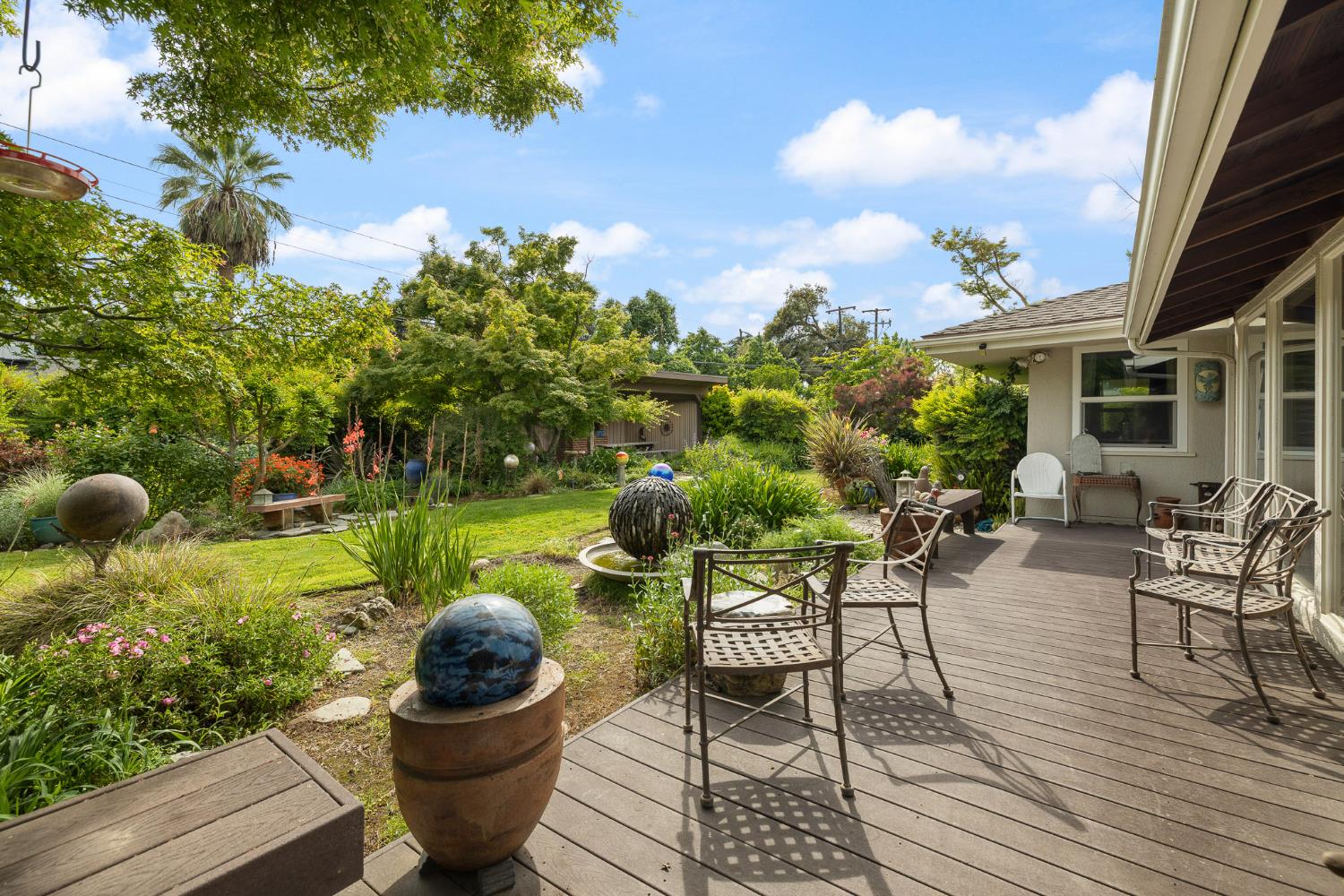 324 E Hampton Way, Fresno, CA 93704