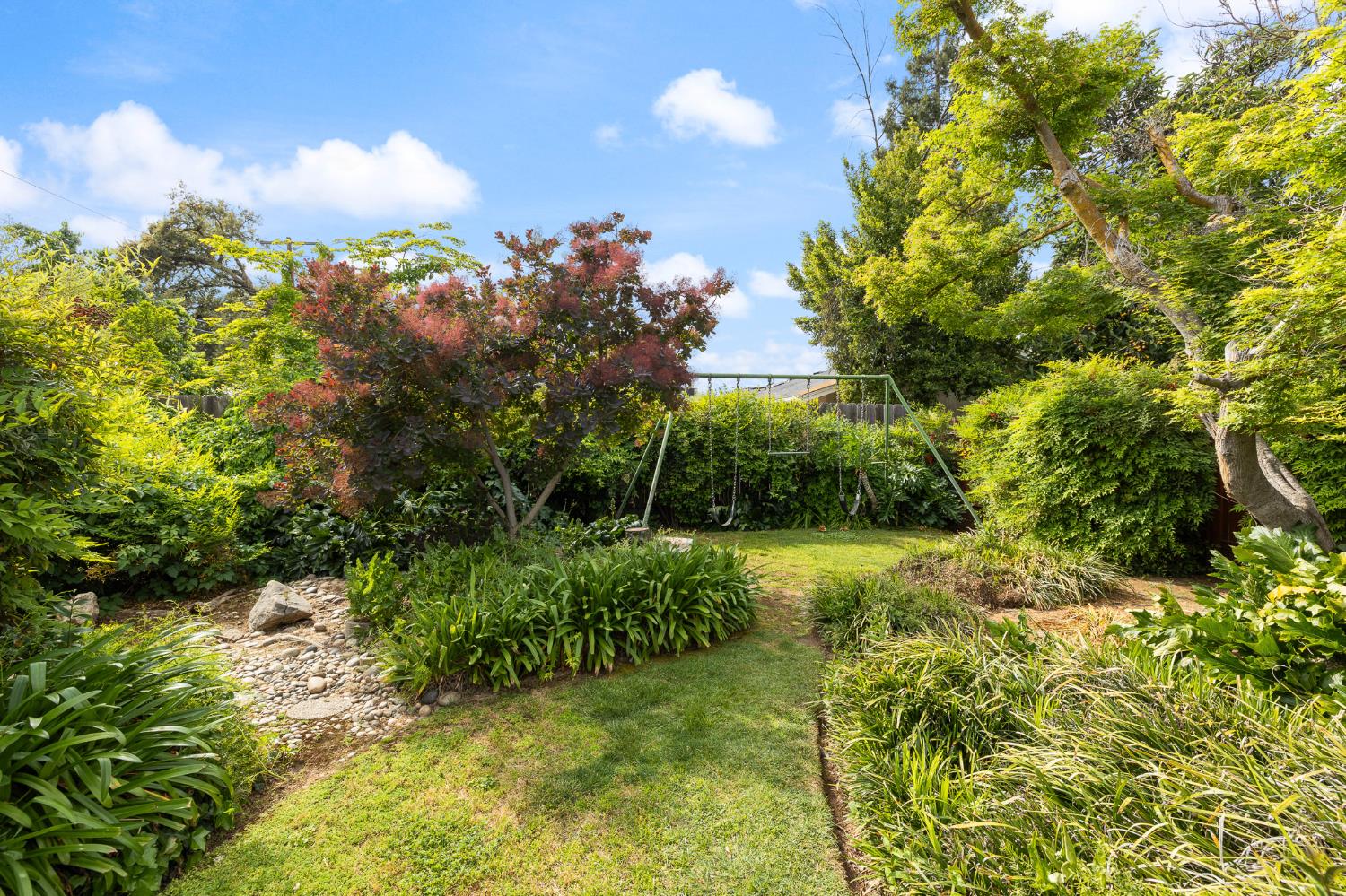 324 E Hampton Way, Fresno, CA 93704