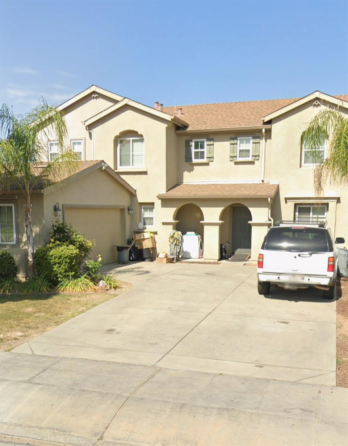 2111 N Forestiere Ave, Fresno, CA 93722