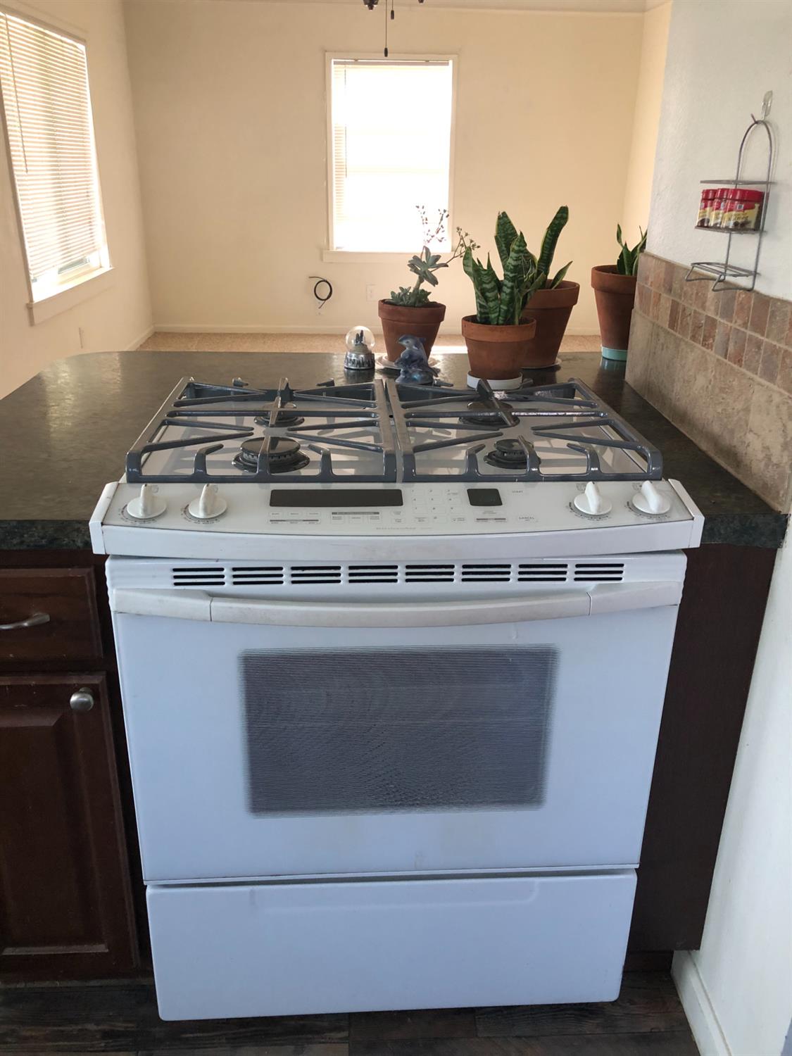 313 E Sacramento St, Coalinga, CA 93210