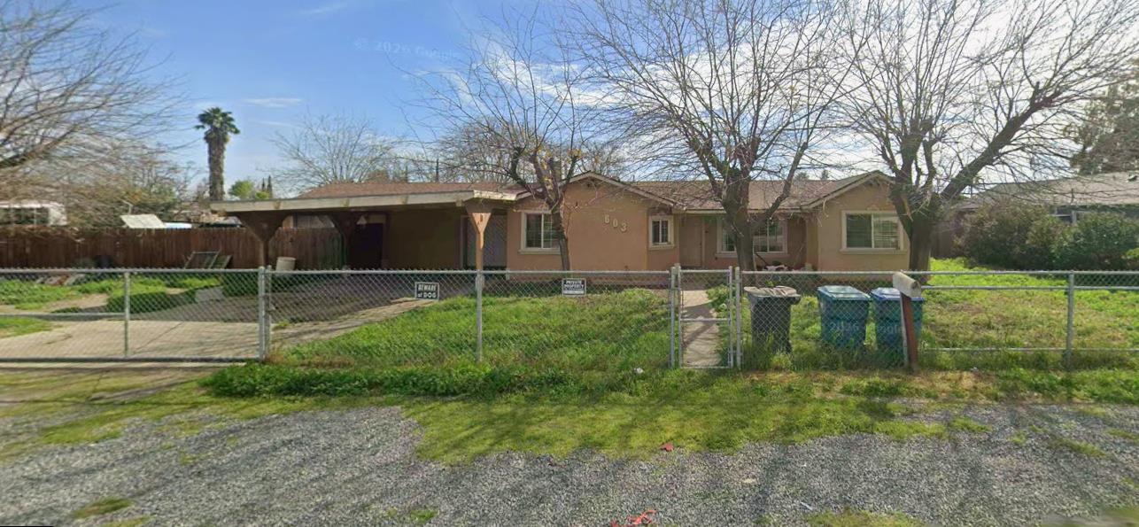 603 W Wade Ave, Tulare, CA 93274