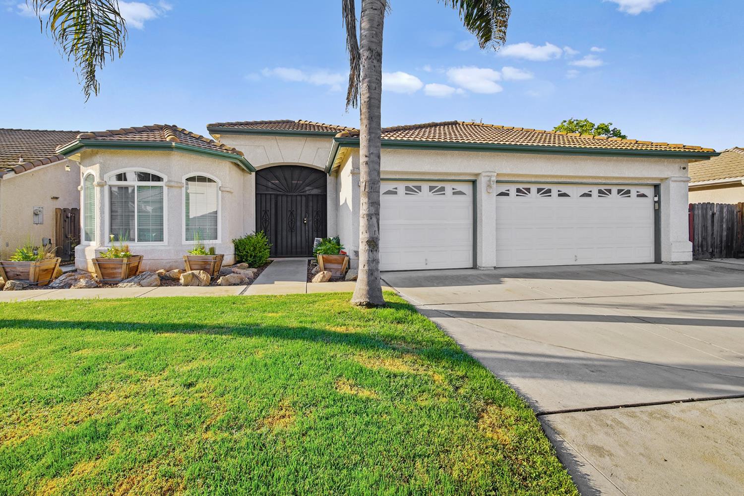 2271 E Niles Ave, Fresno, CA 93720