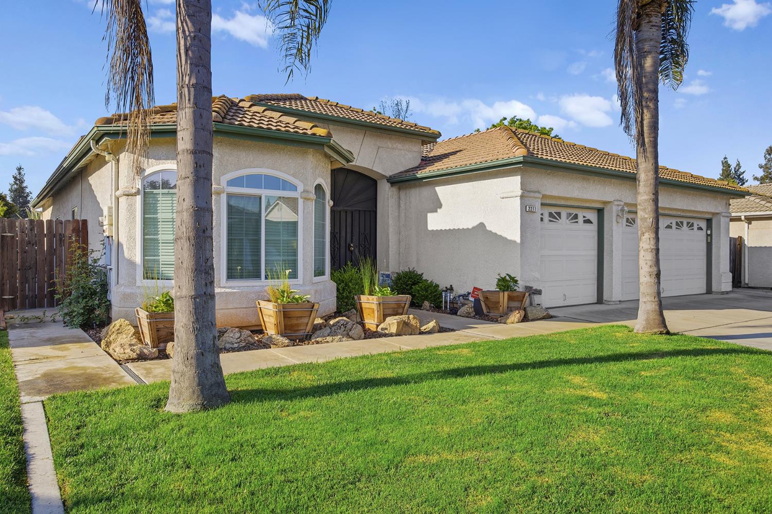 2271 E Niles Ave, Fresno, CA 93720