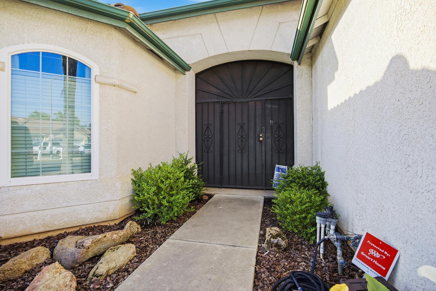 2271 E Niles Ave, Fresno, CA 93720