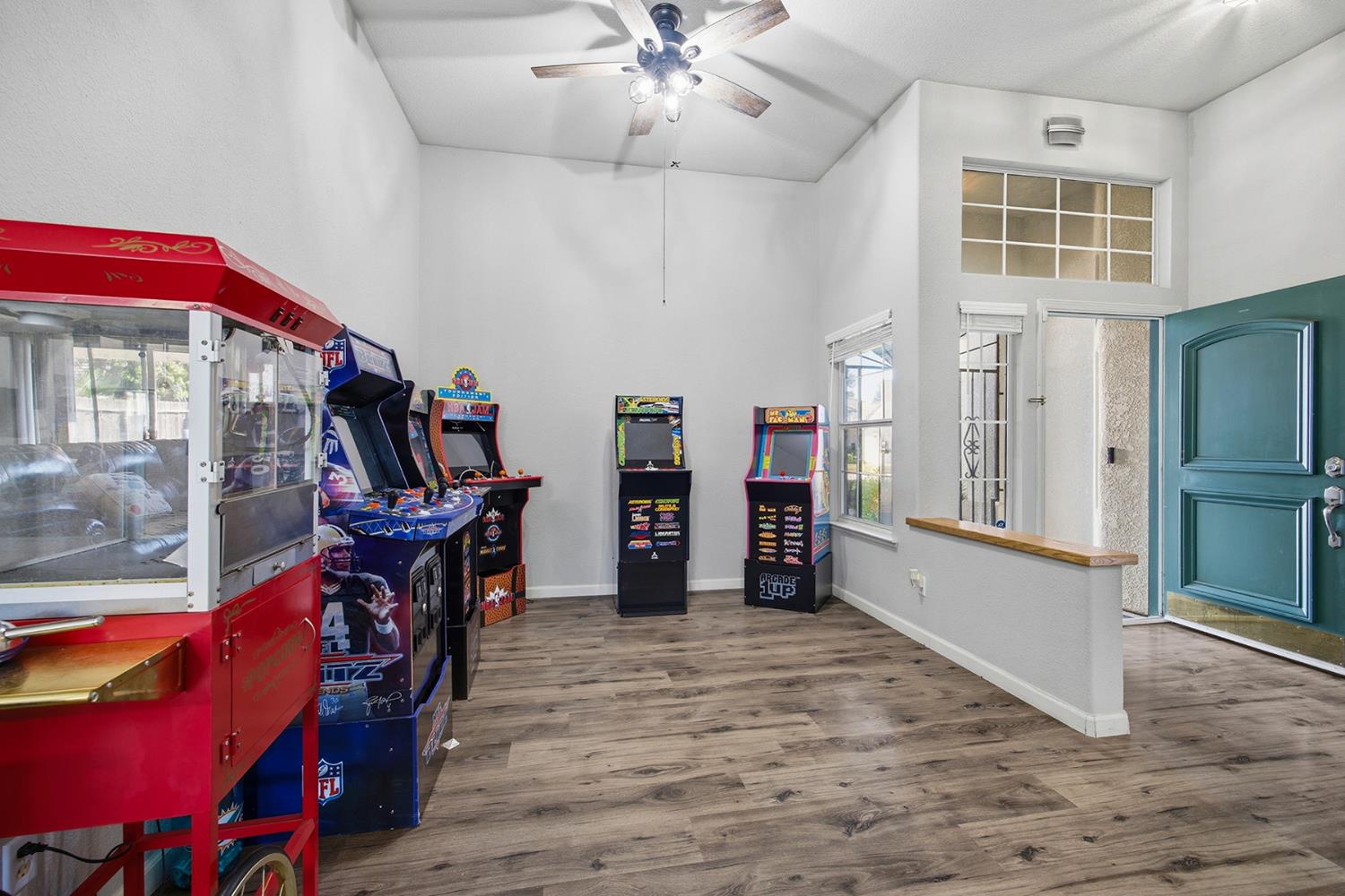 2271 E Niles Ave, Fresno, CA 93720