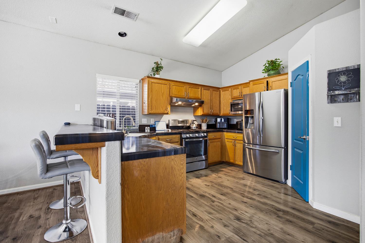 2271 E Niles Ave, Fresno, CA 93720