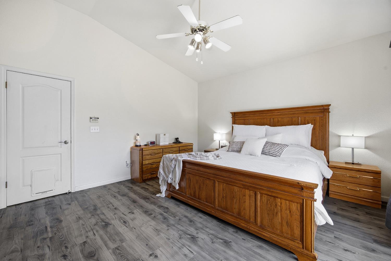 2271 E Niles Ave, Fresno, CA 93720