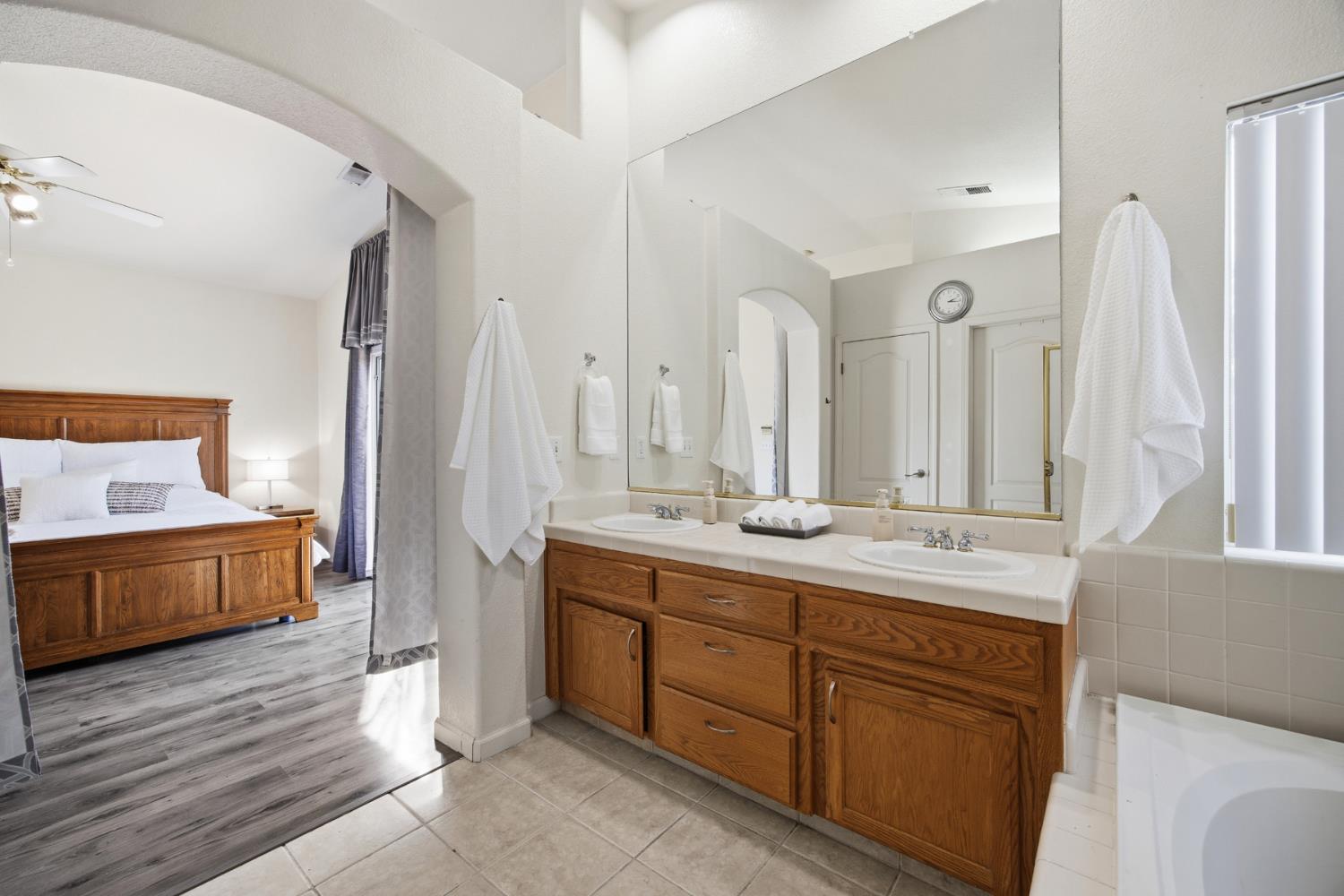 2271 E Niles Ave, Fresno, CA 93720