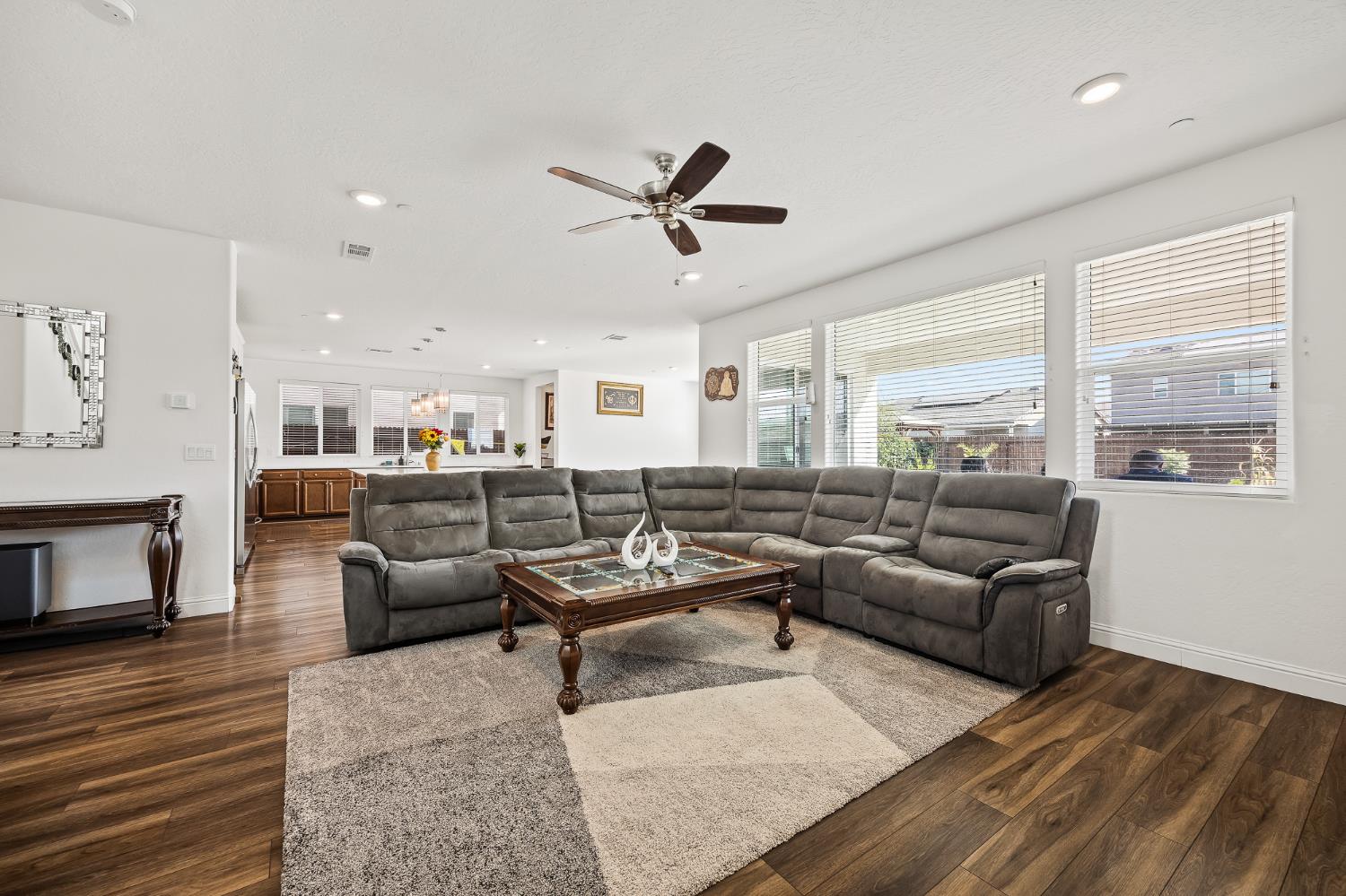 153 Boulder Dr S, Madera, CA 93636