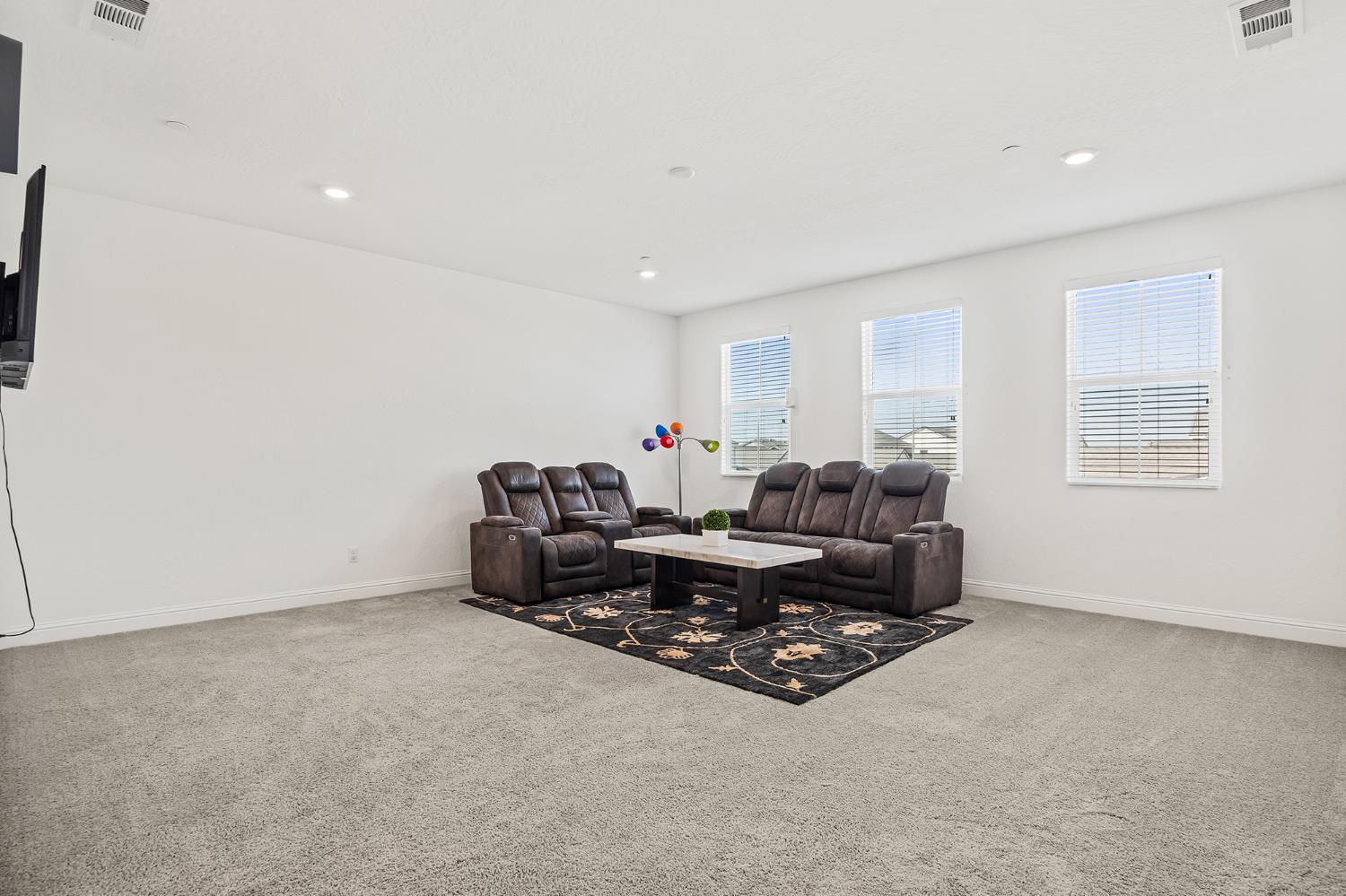 153 Boulder Dr S, Madera, CA 93636