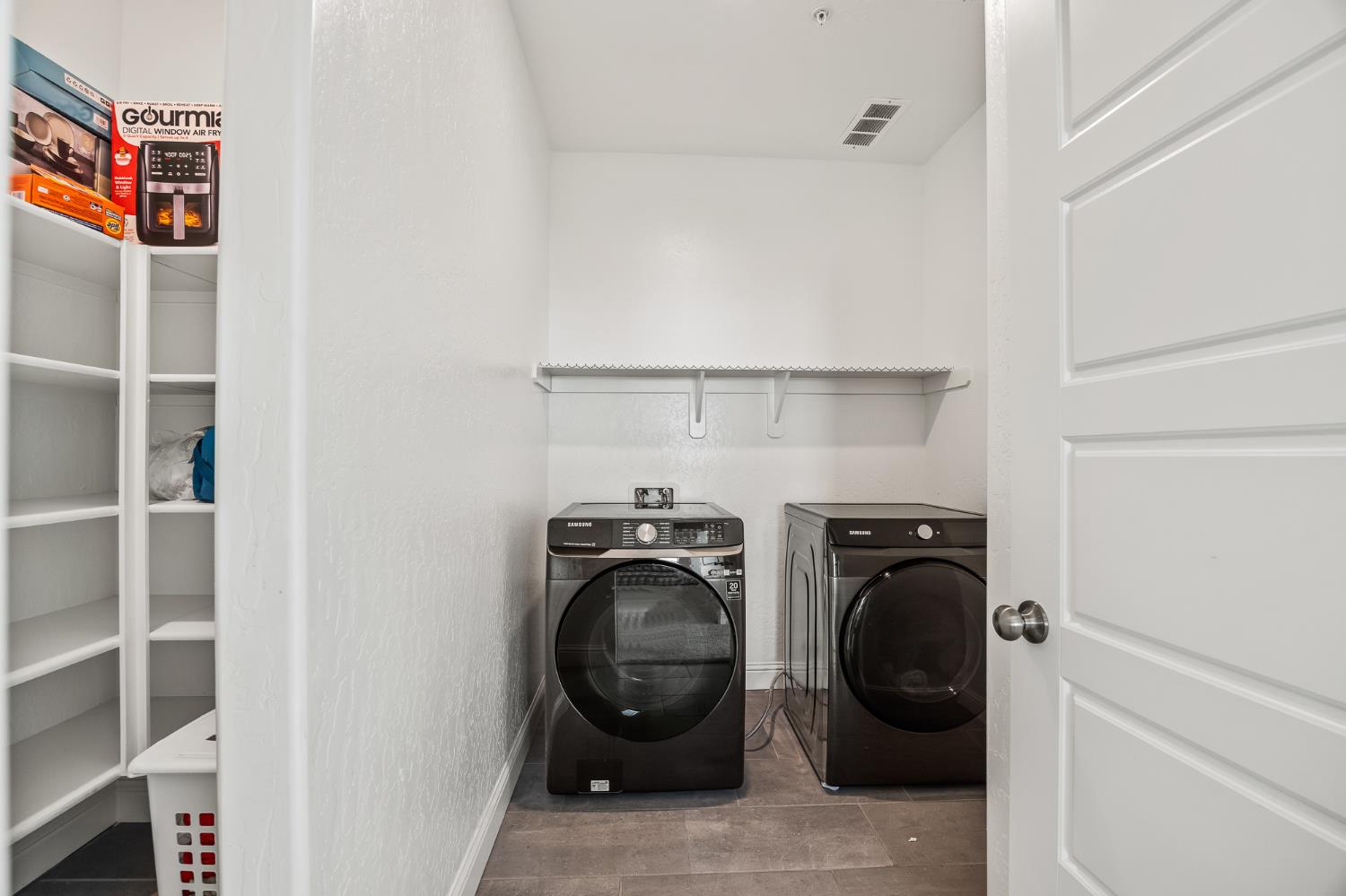 153 Boulder Dr S, Madera, CA 93636