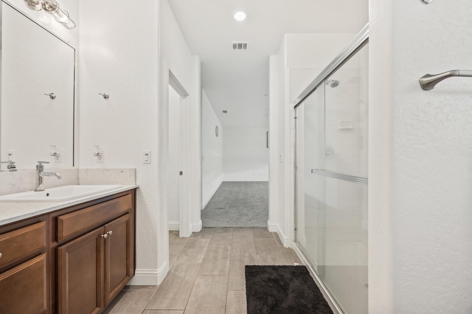 153 Boulder Dr S, Madera, CA 93636