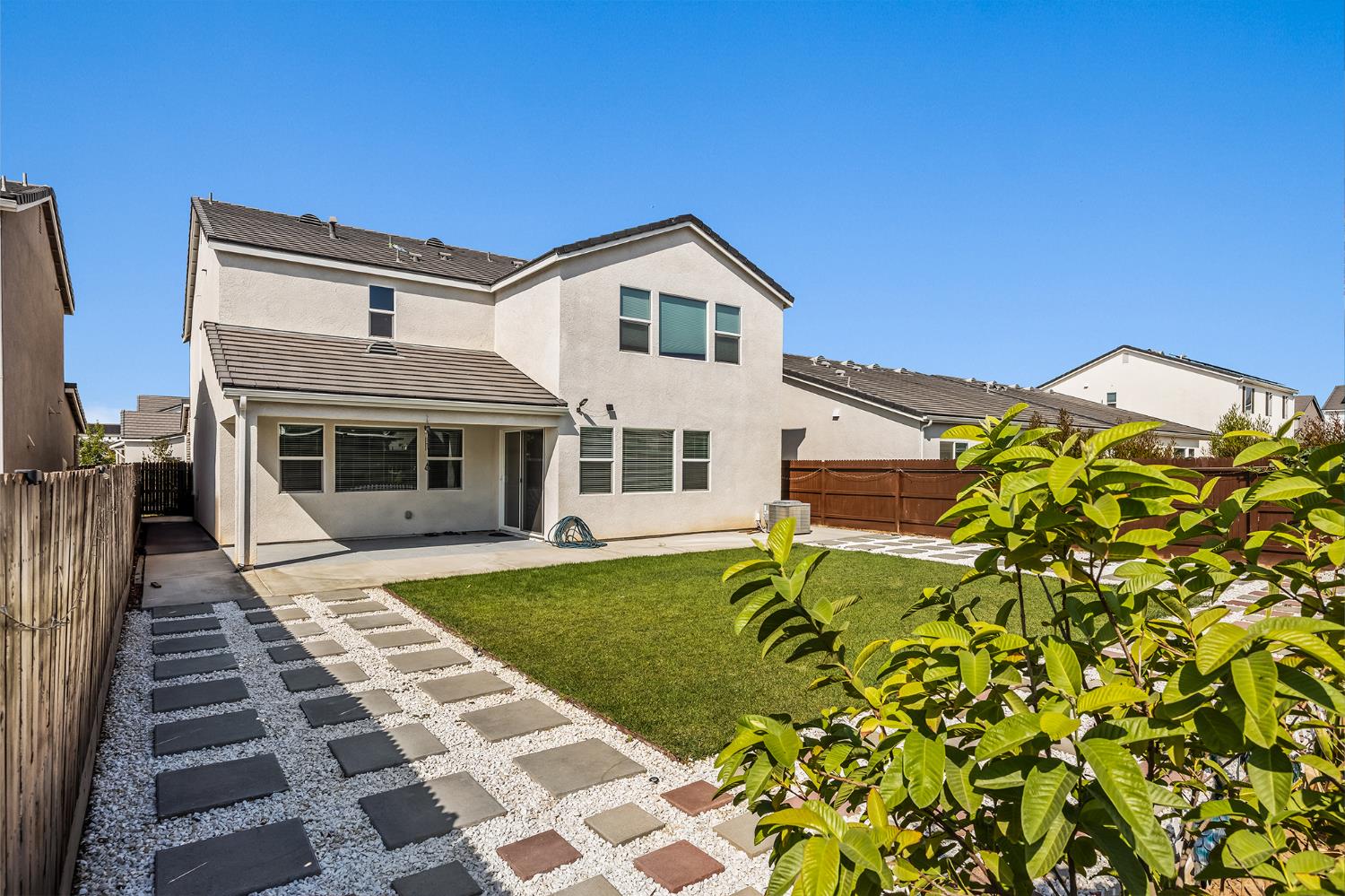 153 Boulder Dr S, Madera, CA 93636