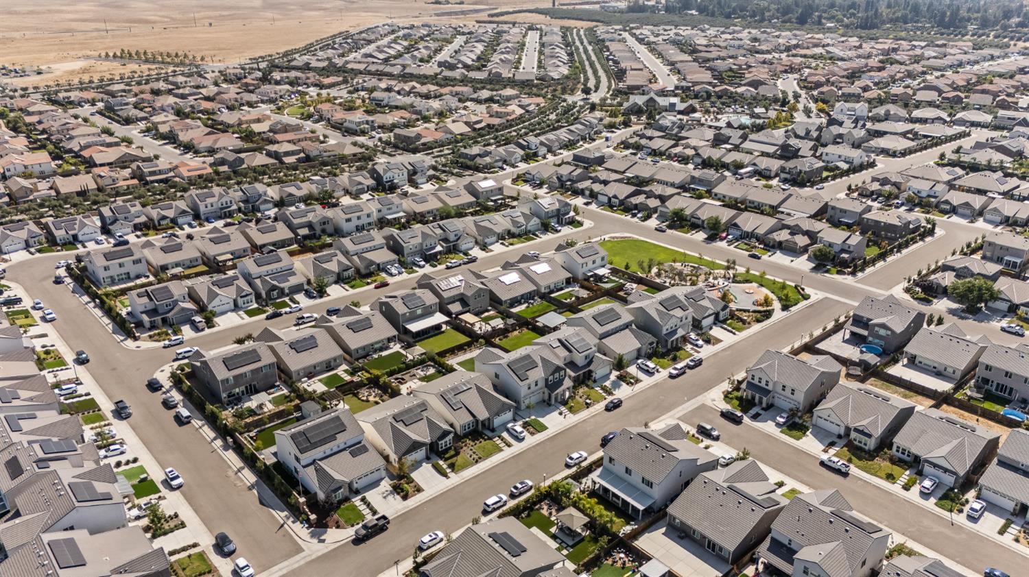 153 Boulder Dr S, Madera, CA 93636