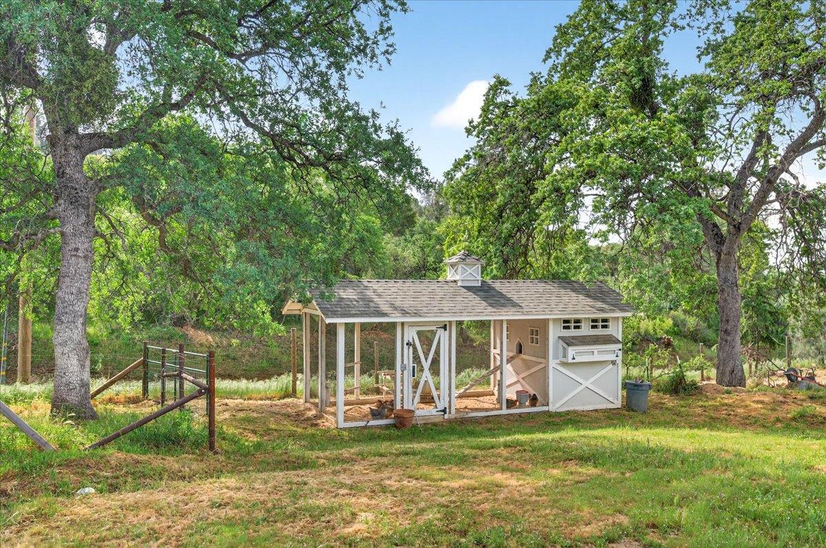 35073 Auberry Rd, Auberry, CA 93602