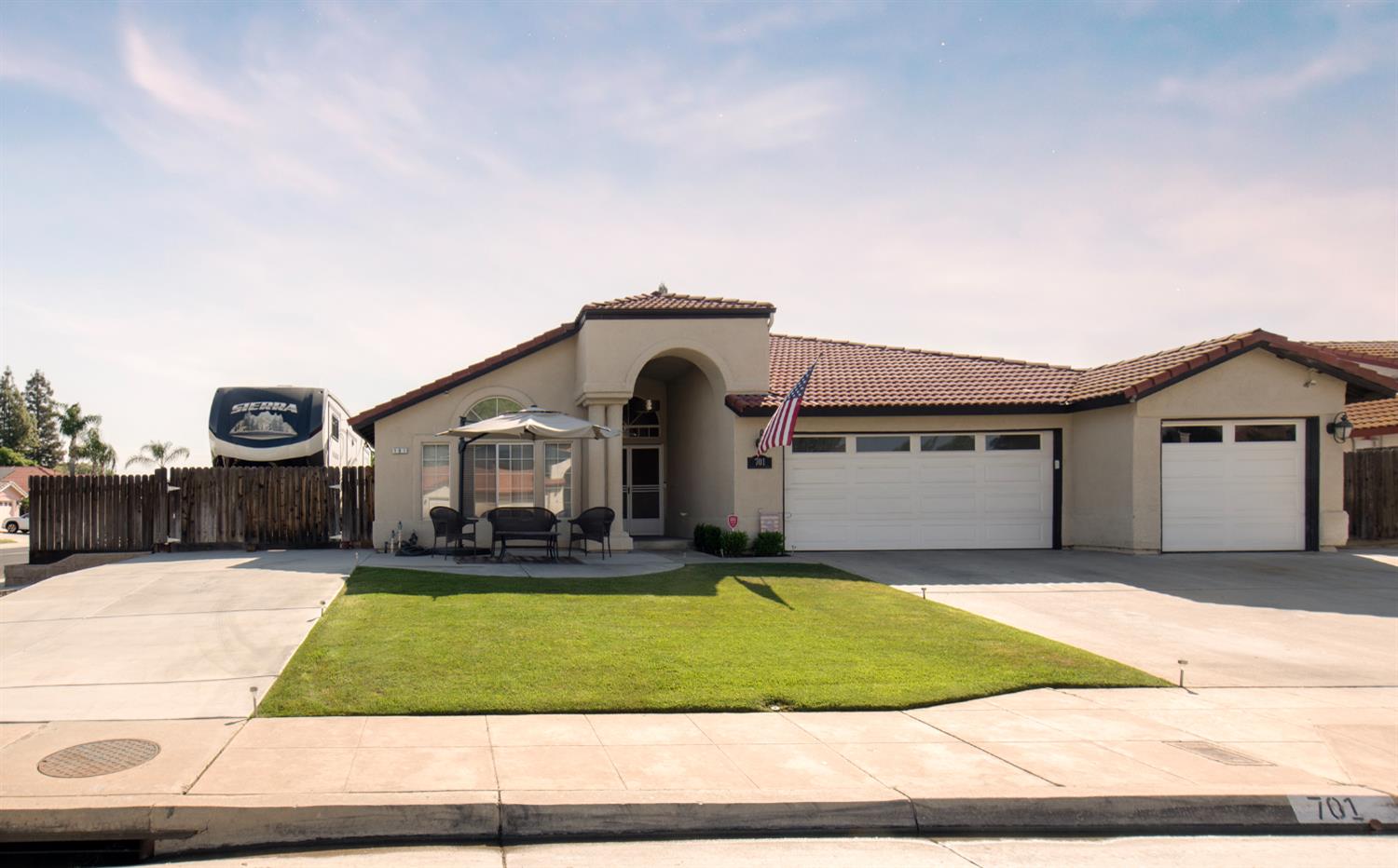701 McArthur Ave, Clovis, CA 93611