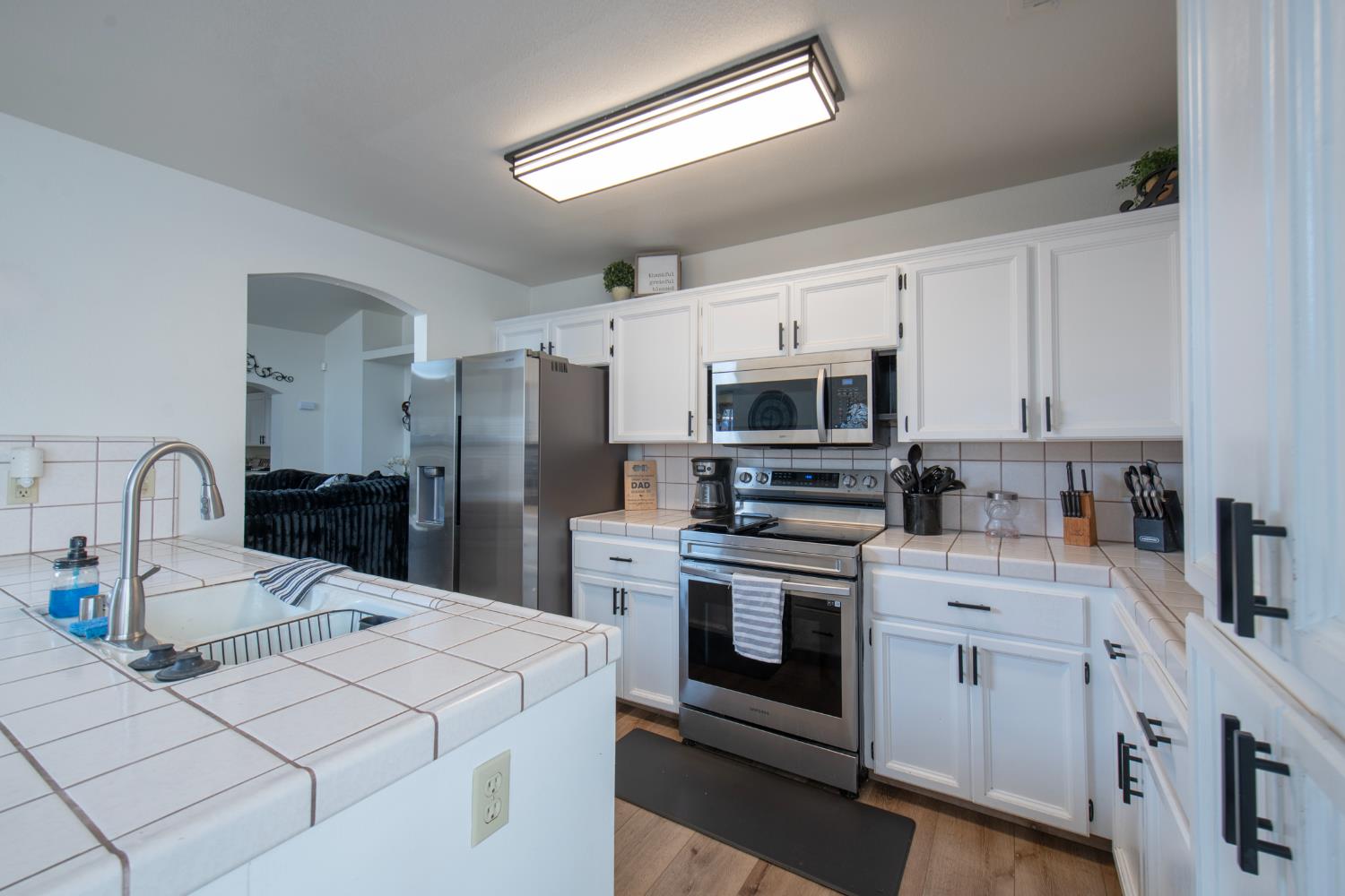 701 McArthur Ave, Clovis, CA 93611